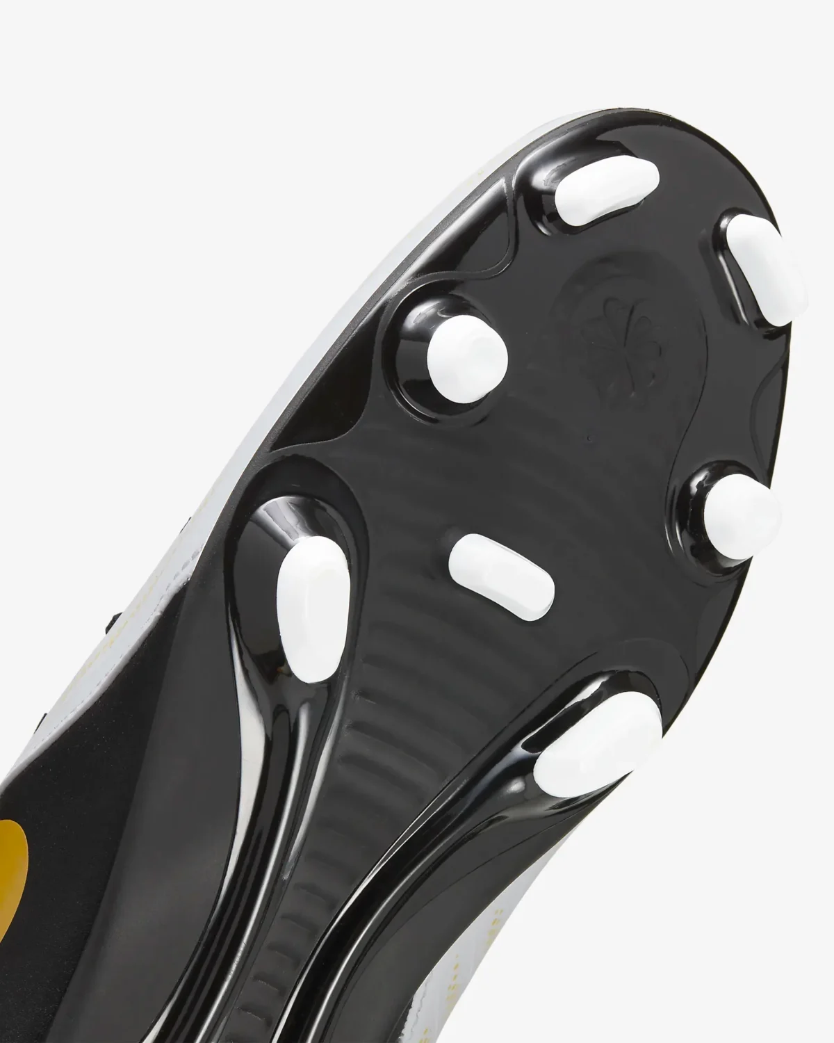 Nike Phantom Luna 2 Club MG High-Top Soccer Cleats - Image 8