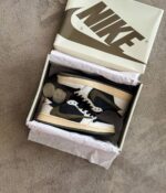 Travis Scott x Air Jordan 1 Retro Low OG SP PS ‘Olive’ – Preschool (PS) - Image 7