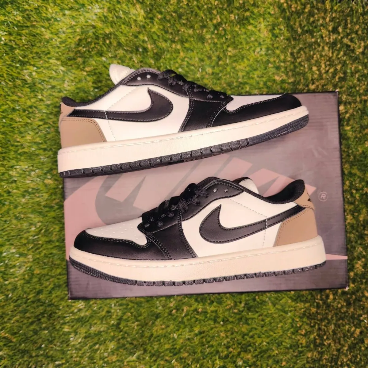 Air Jordan 1 Retro Low OG Mocha - Image 8
