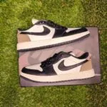 Air Jordan 1 Retro Low OG Mocha - Image 8