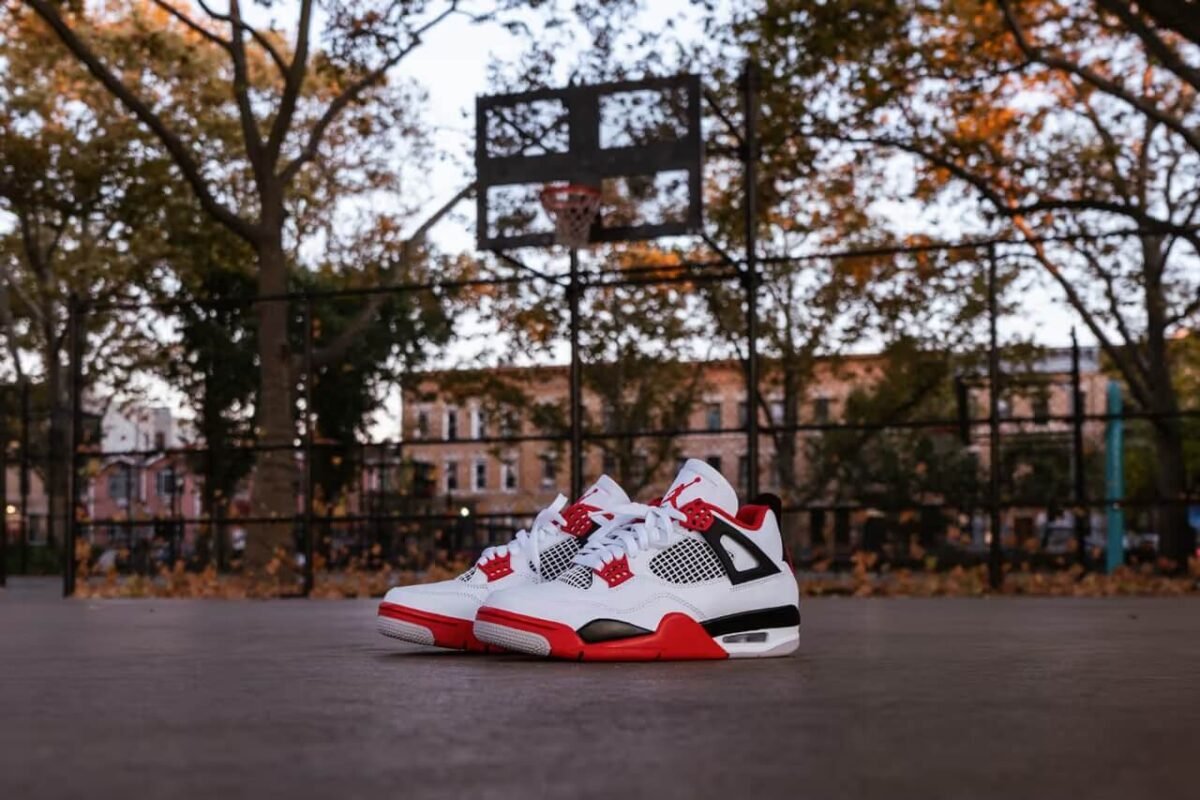 Air Jordan 4 Retro – Fire Red - Image 2