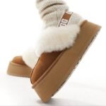 UGG Funkette Slipper – Chestnut - Image 2