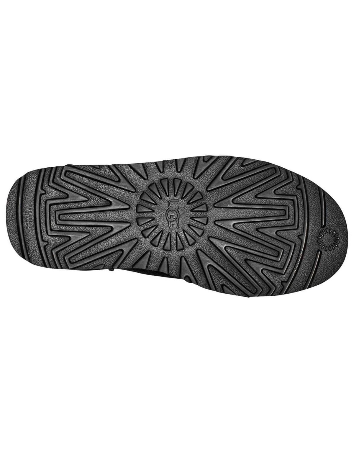 UGG Neumel Platform Chelsea Black - Image 4