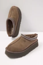 UGG Tazz Slipper – Hickory - Image 4
