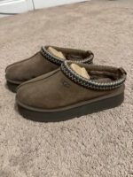 UGG Tazz Slipper – Hickory - Image 5