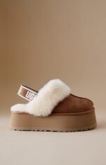 UGG Funkette Slipper – Chestnut - Image 4