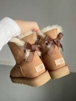 UGG Mini Bailey Bow II Chestnut - Image 2